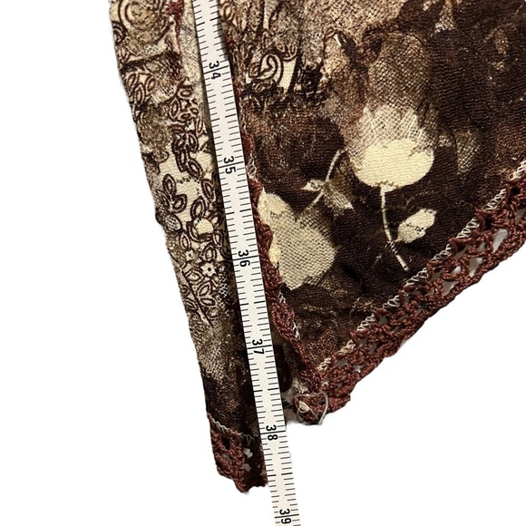 Beautiful ESHA Designs Floral Brown and Cream Lacy Asymmetric Top, Plus size - Picture 13 of 16